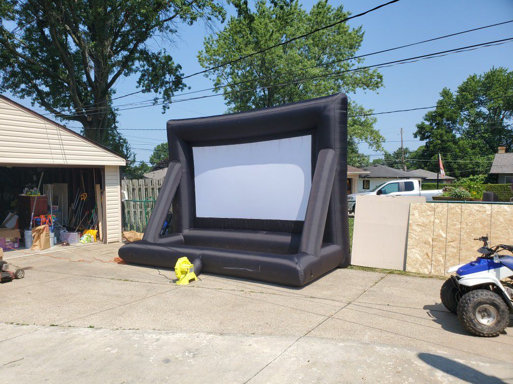 140 inch projector screen with pump