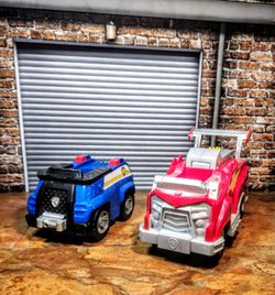 Paw Patrol 2 - Lot Emergency Vehicles • 1 - Paw Patrol Rescue Knights Transforming Car / Trucker Deluxe Vehicle  • From The Paw Patrol TV - Show • 