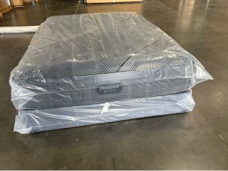 Queen size mattress beauty rest black