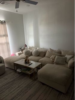 U shaped sectional with 2 ottomans