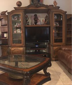 Traditional wall unit