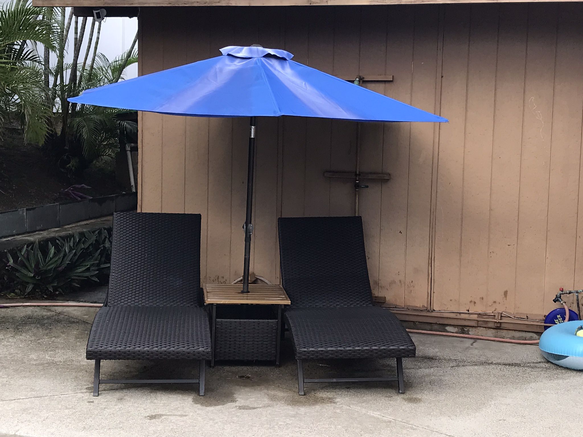 Chaise Lounge Chairs W/Table & Umbrella Set