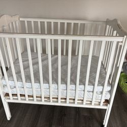 Collapsing Mini Crib