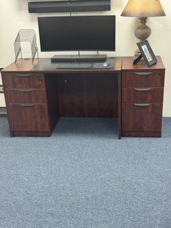 Office desk With Free Standing Lateral File