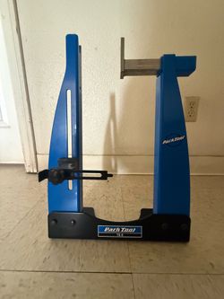 Bike tire alignment tool