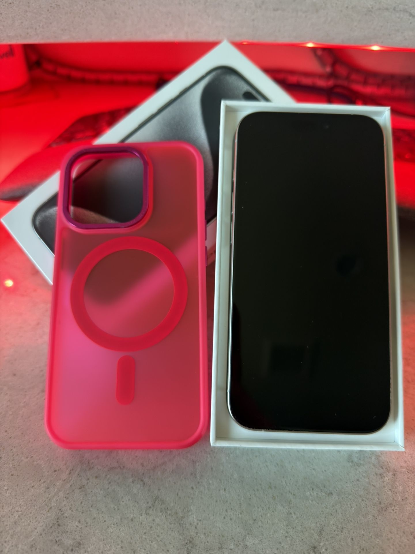 📱 iPhone 15 Pro – White Titanium – 256GB – Like New 🔥