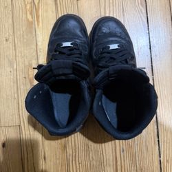 Selling Nike Air Force 1’s, Size 10