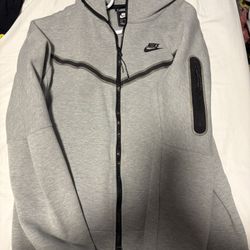 Men’s Nike Tech sz Small