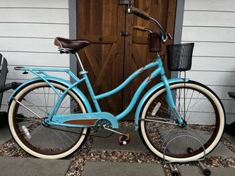 Medium Beautiful Huffy Deluxe 26 Beach Cruiser