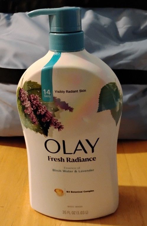 New Olay Body Wash 35 Fl Oz Birch Water & Lavender 