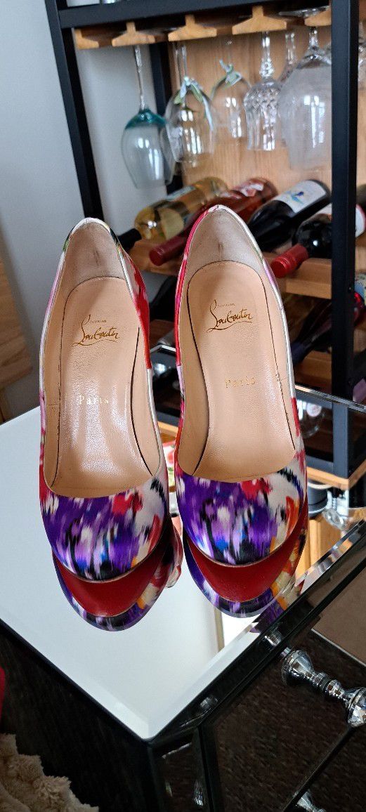 CHRISTIAN LOUBOUTIN FIFI FLORAL  Bouquet 