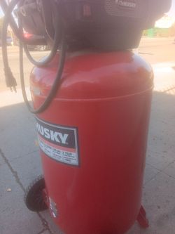 Husky 33 gallon air compressor good condition