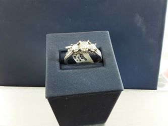 White Gold 14k (.585) 3.6 grams Size 8
