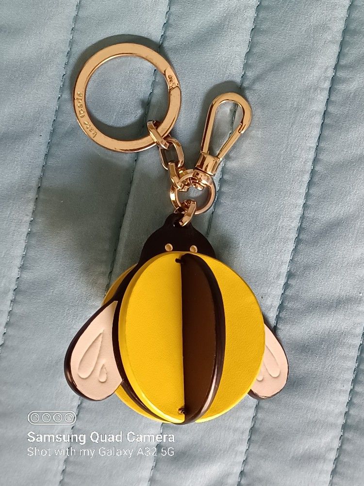 New- KATE SPADE " BEE HAPPY" Leather BEE KEYCHAIN