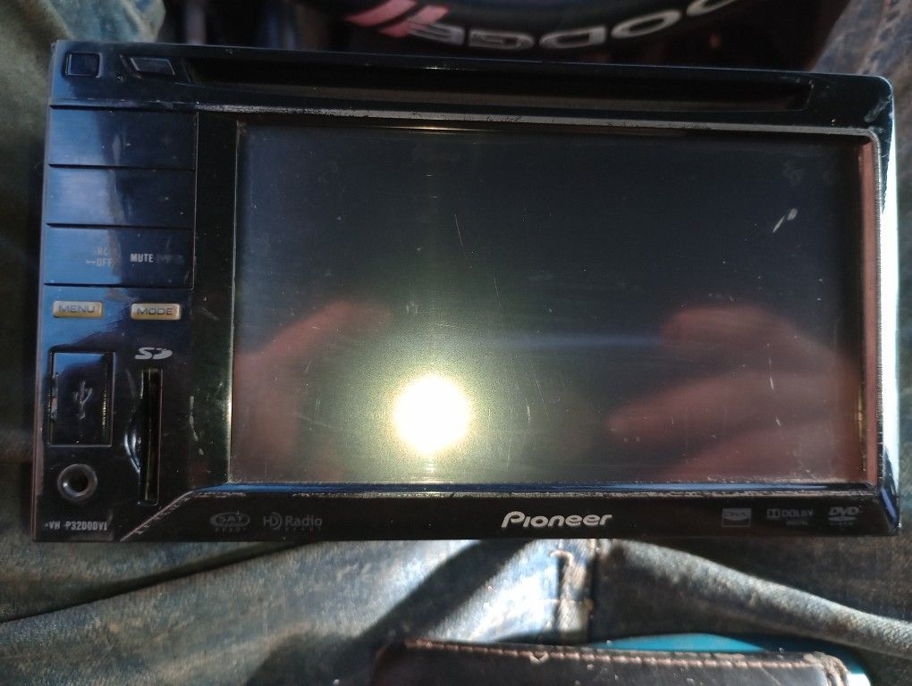 Pioneer Double DIN AVH 3200 DVD