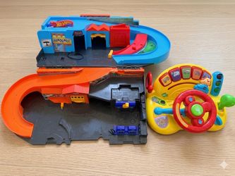 Hot Wheels Fold-Out Race Track Garage & VTech Turn & Learn Driver Bundle