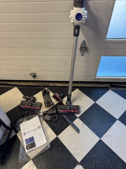 Dyson V6 Cordless Stick Vacuum with Attachments