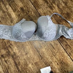 (3) Torrid Bras (1) 40DD (2) 38DD 