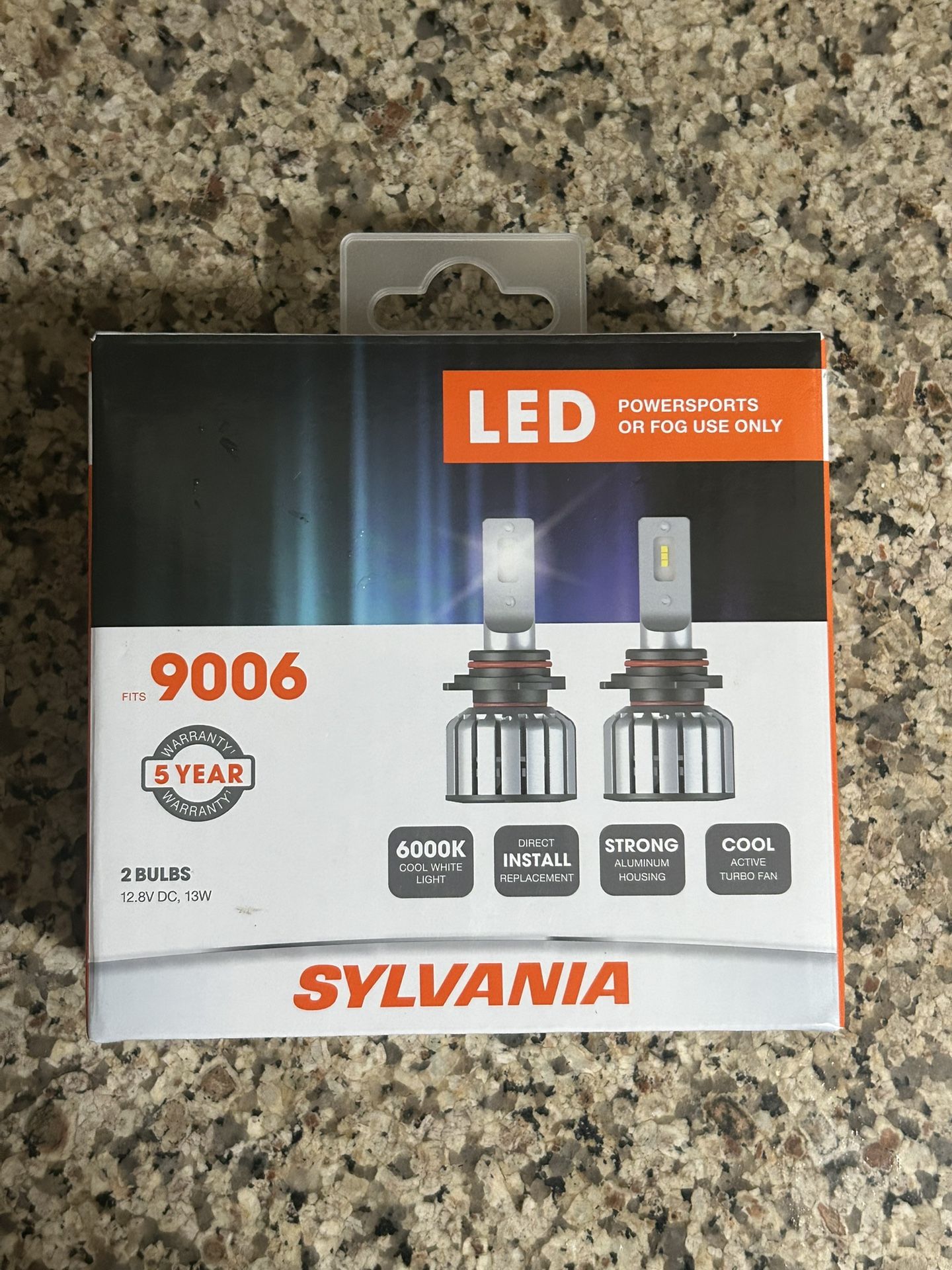 9006 Sylvania head lights LED 2bulbs