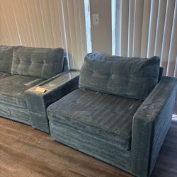 Modern Sectional Couch w/ Charging Ports