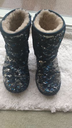 Youth size 3 UGG boots. Blue Sequin