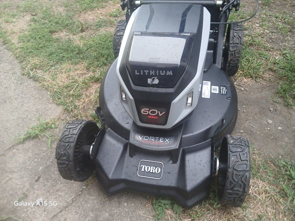 60 V 21" Toro STRIPE self Propelled Mower