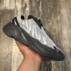 Yeezy 700 MNVN “Metallic” (9)