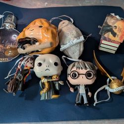 Lot of 8 Harry Potter Ornaments 