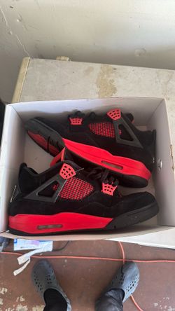 Air Jordan 4 (Red Thunder)