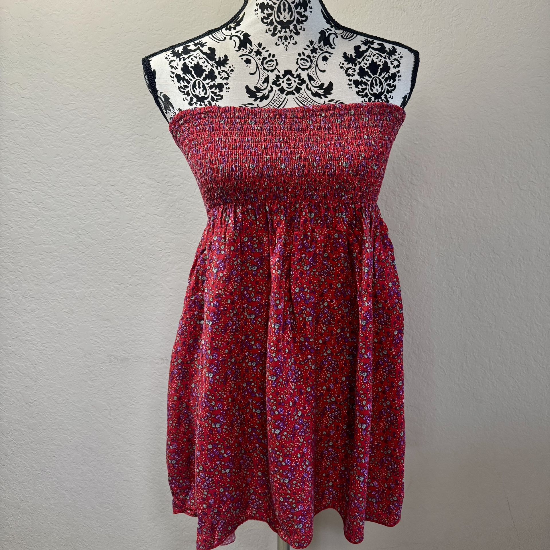 Forever 21 Women’s Strapless Top Size S Red Floral Ruffled