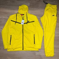Yellow Men Size 2x Nike Sweatsuit 