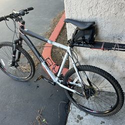 Mountain Bike - diamondback - response XE