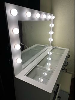 Brand new 9 draw Vanity