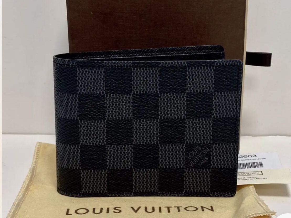 Authentic Louis Vuitton Damier Graphite Multiple N62663 Mens Wallet for  Sale in Westminster, CO - OfferUp