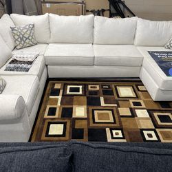 WHITE U-SHAPED SECTIONAL