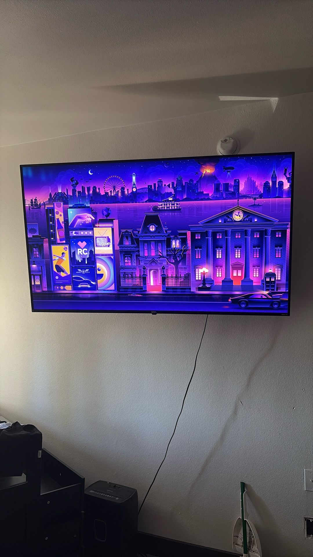 ROKU TV 65” 