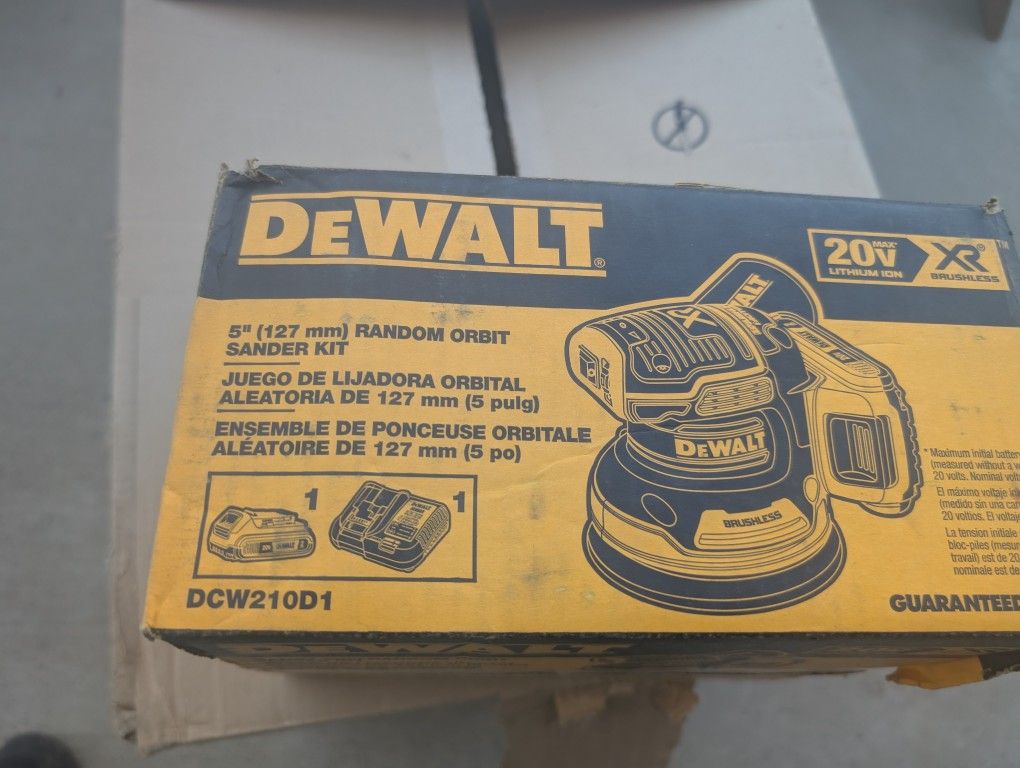 DeWalt Xr Orbital Sander Kit
