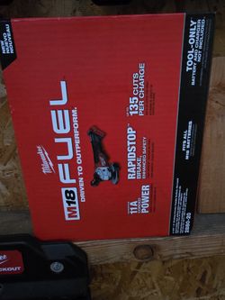 Milwaukee
M18 FUEL 18V Lithium-Ion Brushless Cordless 4-1/2 in./5 in. Grinder w/Paddle Switch (Tool-Only)