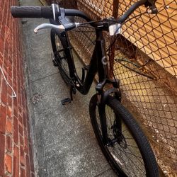 Cannondale Adventure 2        Size Medium