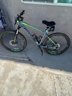 Giant Talon 2 mountain bike 27.5”