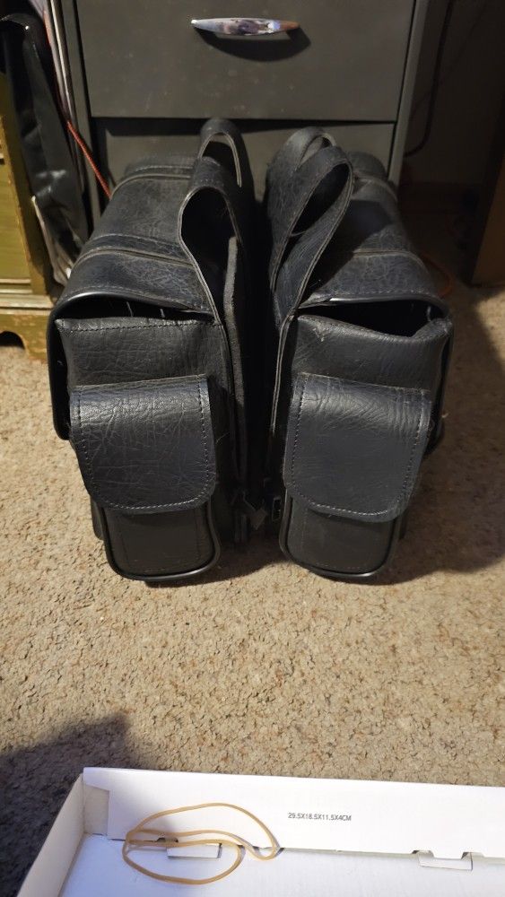 River Road Saddlebags for Motorcycle 10-9001