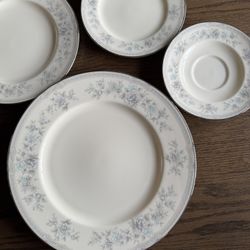 Noritake Buena Vista Bone China 9728 Dinnerware
