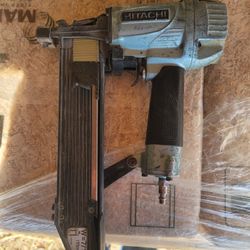 Hitachi 7/16 Narrow Crown Staple Gun