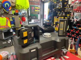 STABILA LAX 500 G cross line plus plumb point laser, 12 V system includes Digital receiver REC230RG $749.
