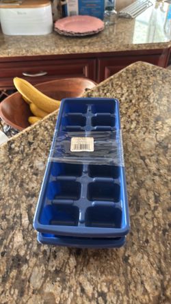 New Set of 2 Ice Cube Trays