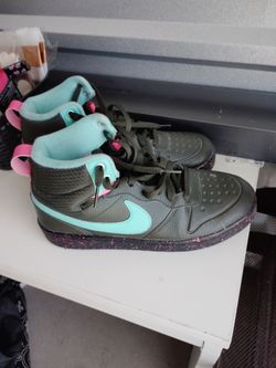 Nike shoes 6Y