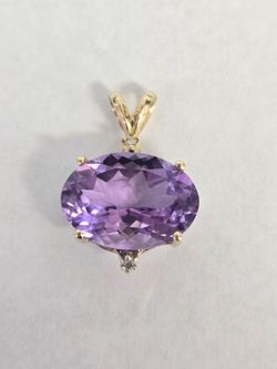 14kt Gold Oval Amethyst Diamond Accent Charm