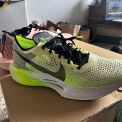 Nike Zoomx  size 10 1/2