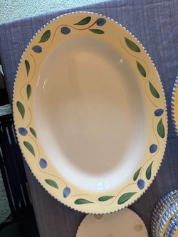 Pier One Palermo, 2 large serving dishes, 8 trivets