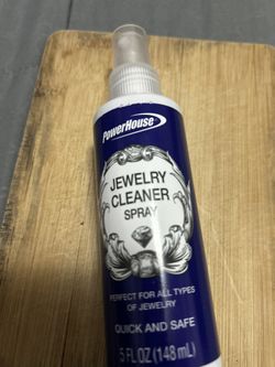 Jewelries cleaner spray. For gold,silver etc..